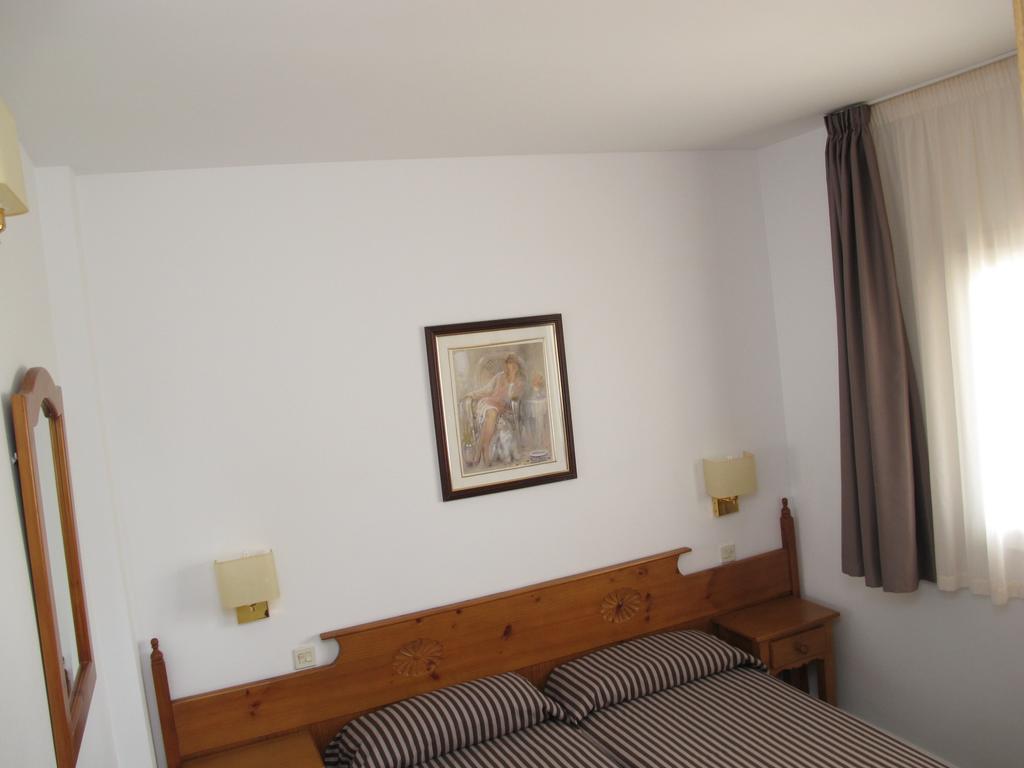 Apartamentos Santi Lloret de Mar Habitación foto